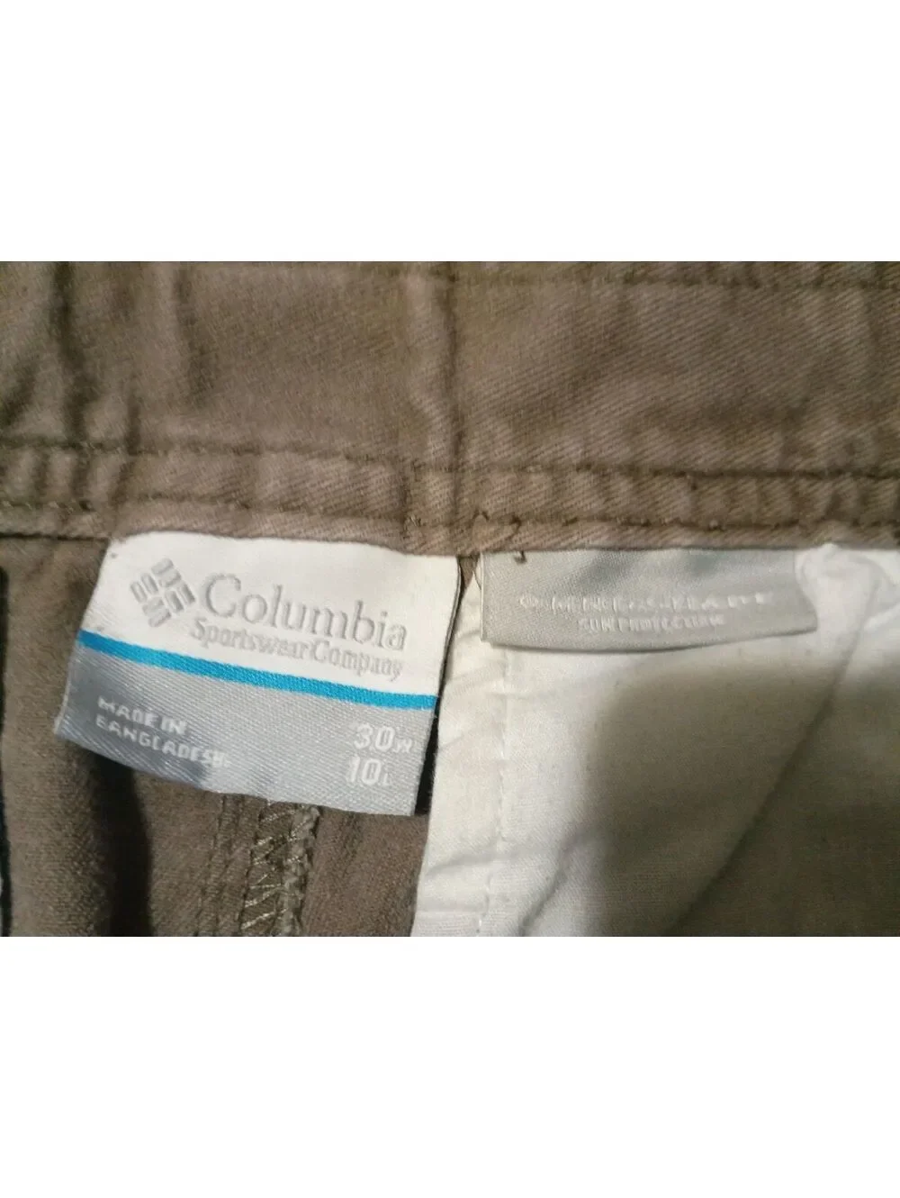 Vintage Columbia Sportswear Men's Khaki Cargo Shorts Size 30